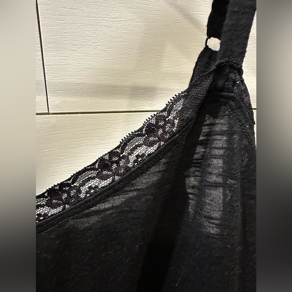 Torrid Black Lace Tank Top- size 2 - Picture 3 of 6